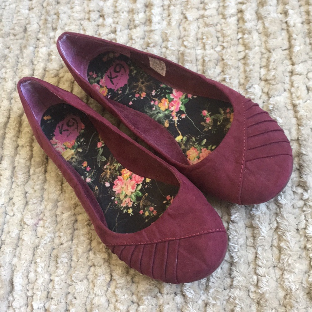 Maroon flats